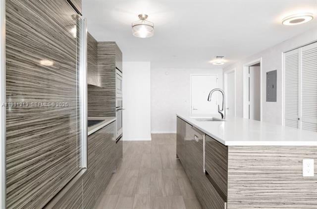 460 Ne 28th St - Photo 2 of 25