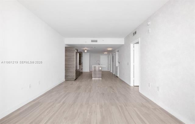 460 Ne 28th St - Photo 7 of 25