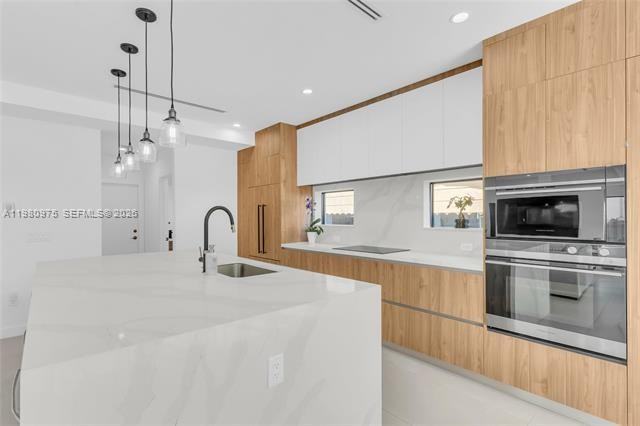 2029 Sw 62nd Ave #2029 - Photo 4 of 24