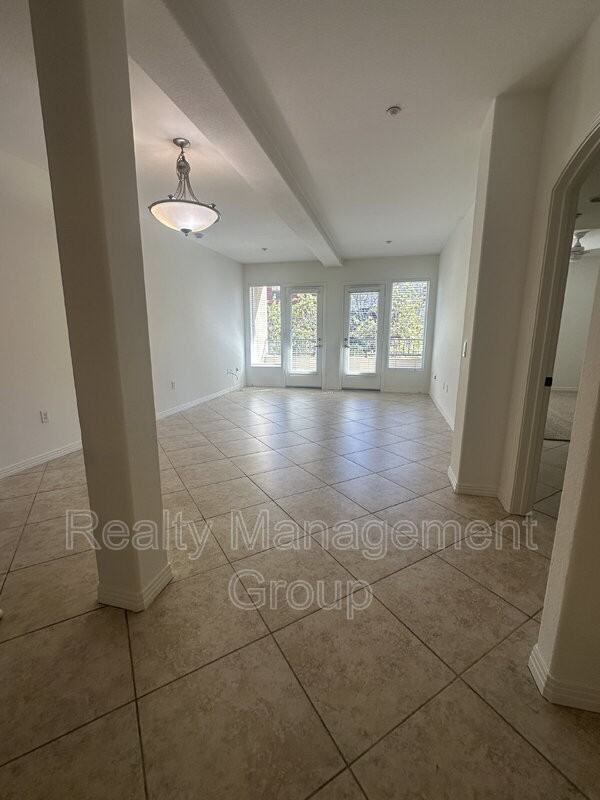 301 W G St #307 - Photo 4 of 19