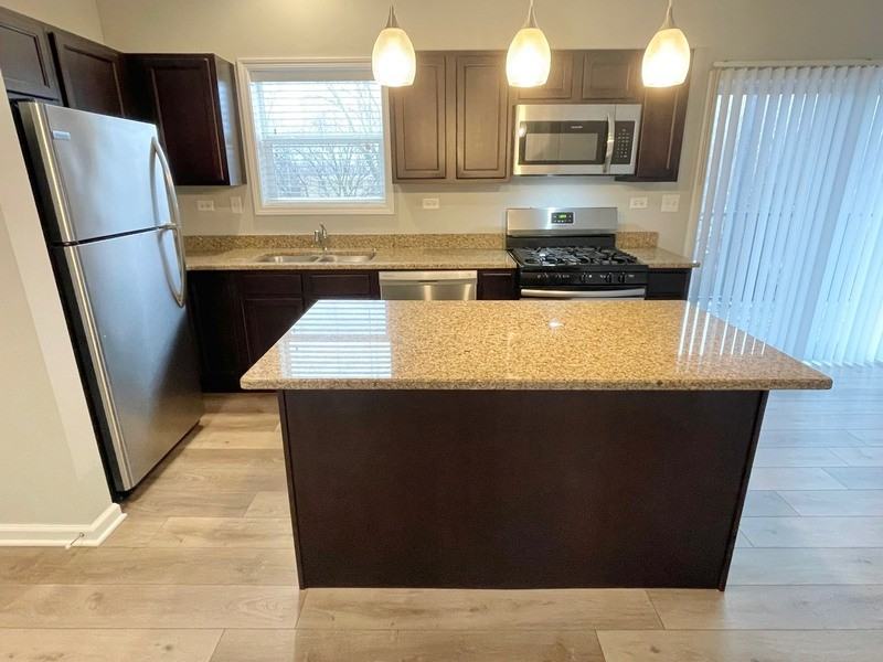 811 E Main St #3D - Photo 2 of 14