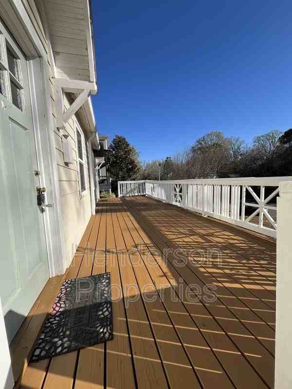 2109 Kenmore Ave - Photo 2 of 8