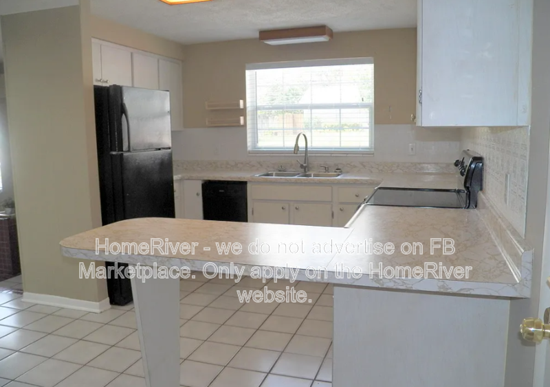 10711 N Ojus Dr - Photo 4 of 19