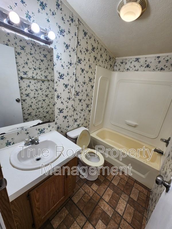 13900 County Road 3592 - Photo 6 of 12