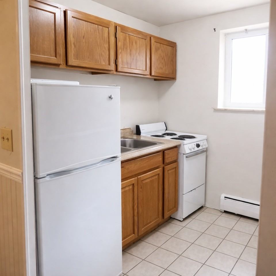 BRITTANY APTS -- 042 - Photo 4 of 15