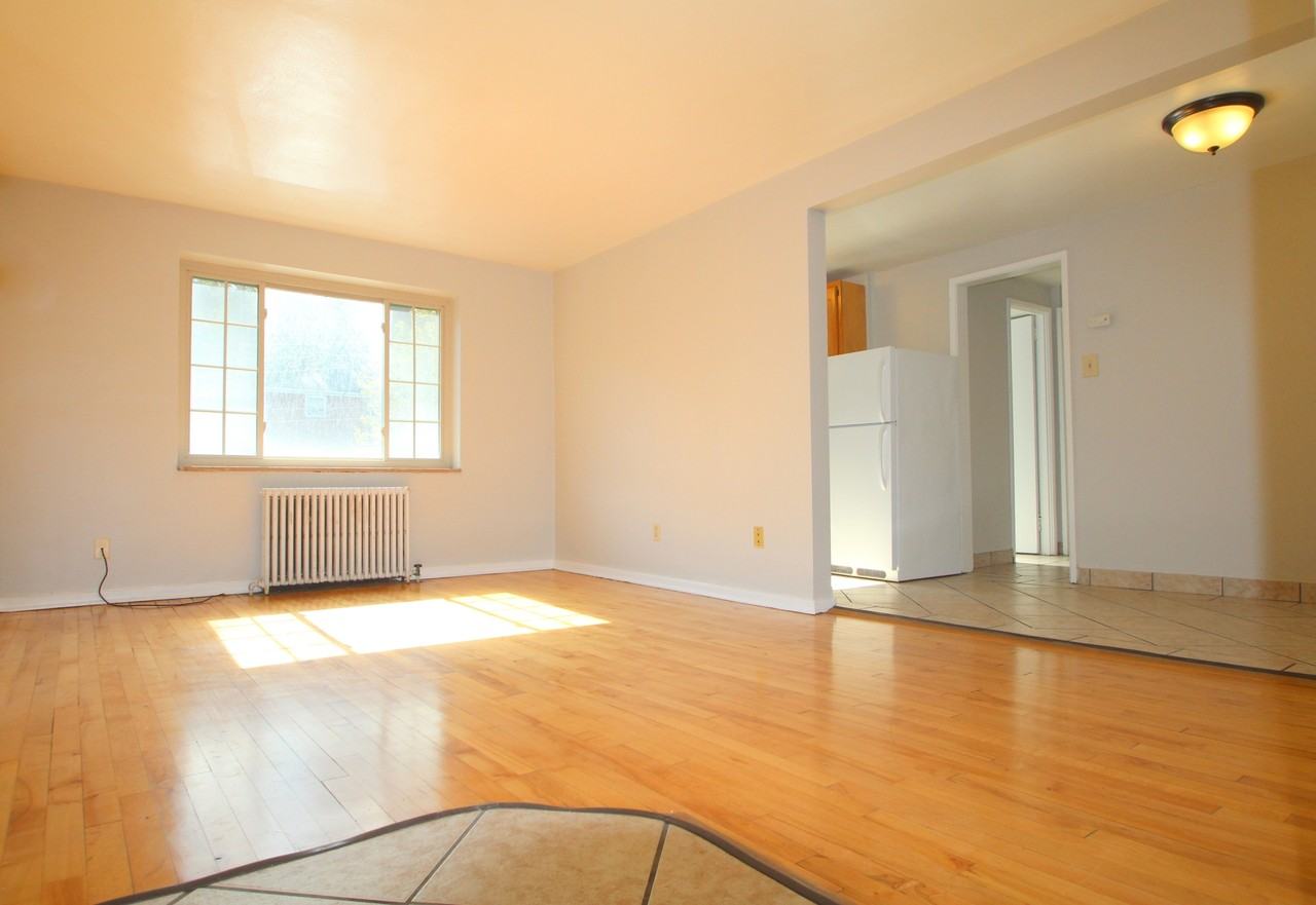 KINGSLEY APARTMENTS -- 013 - Photo 2 of 26