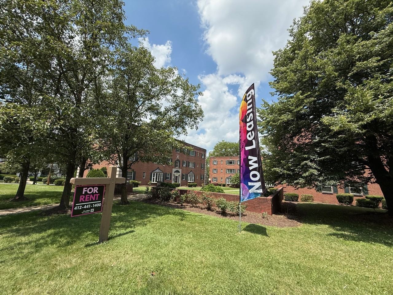 REGENCY COURT APARTMENTS -- 018 - Photo 6 of 24