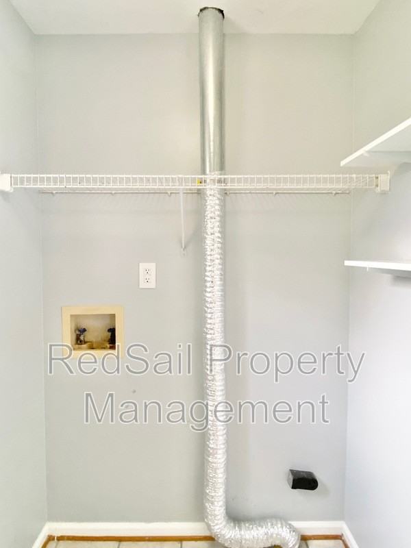 926 Woodcreek Dr - Photo 5 of 23