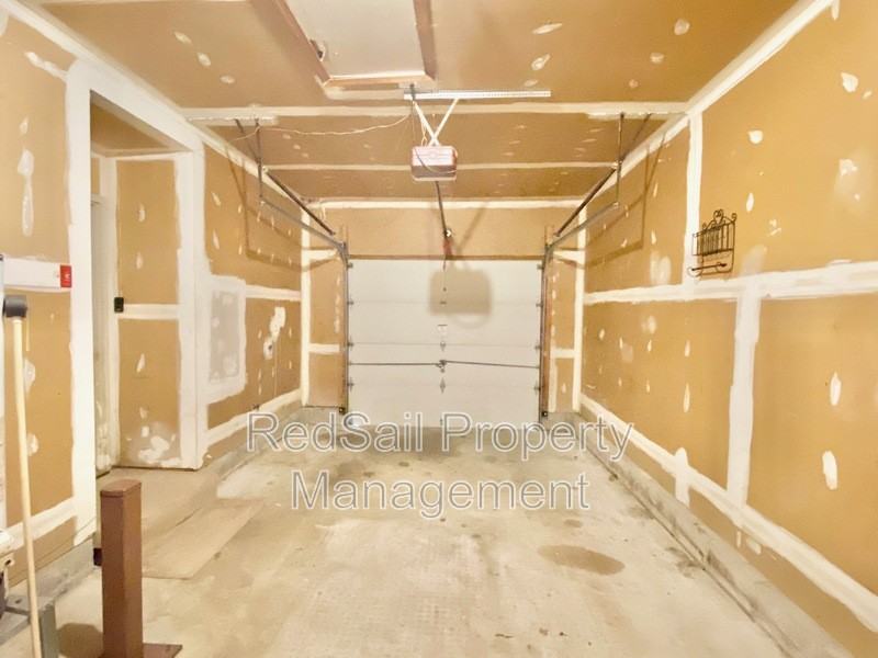 926 Woodcreek Dr - Photo 6 of 23