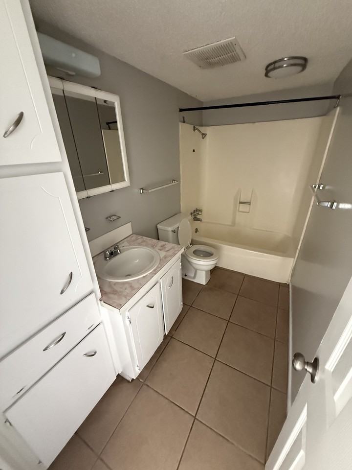 2207 Jennifer - Photo 5 of 8