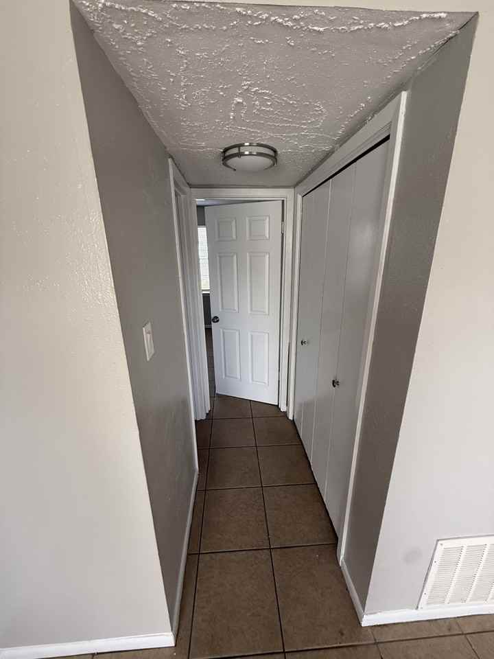 2207 Jennifer - Photo 6 of 8