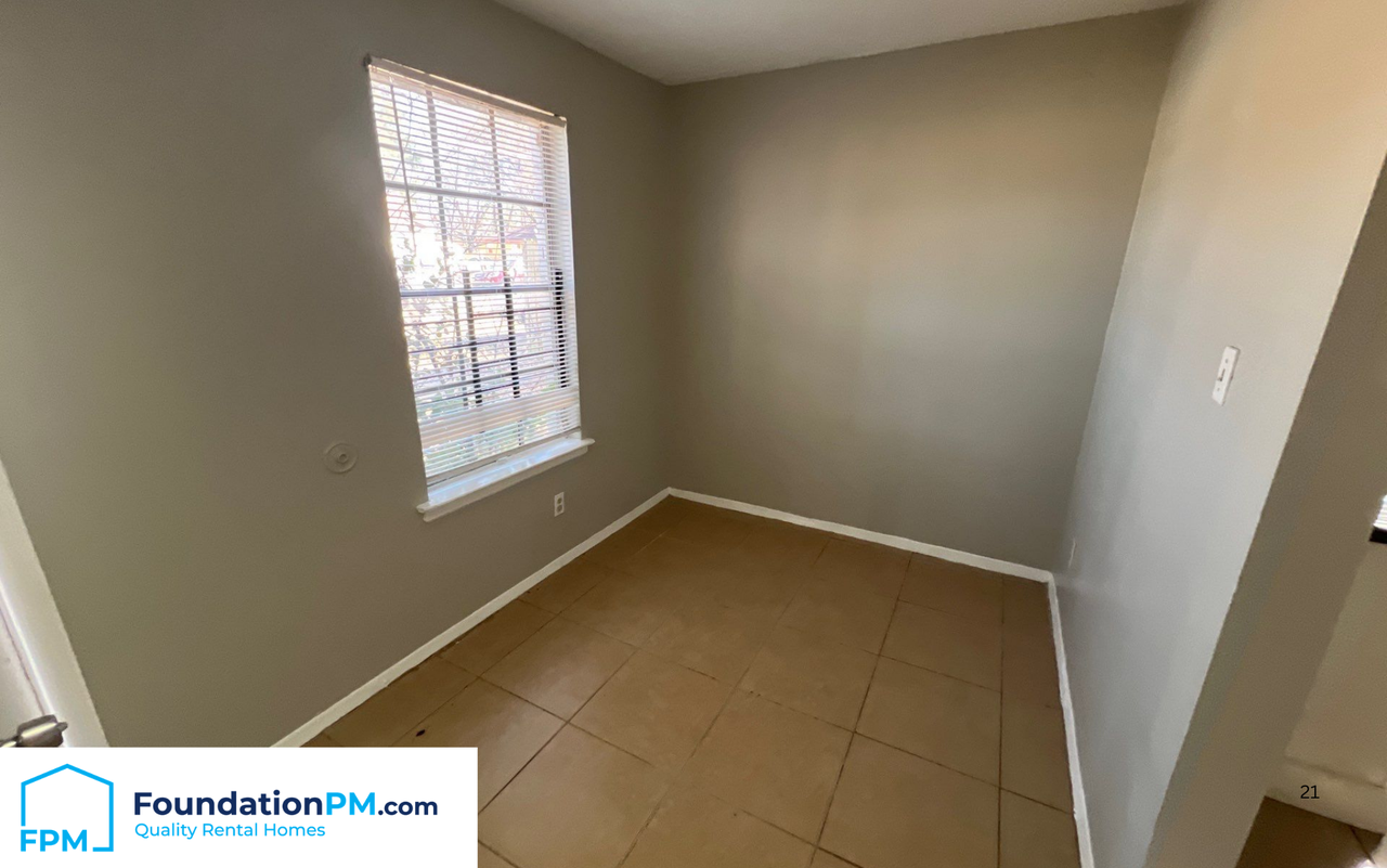 1131 Catalina Road - Photo 6 of 9