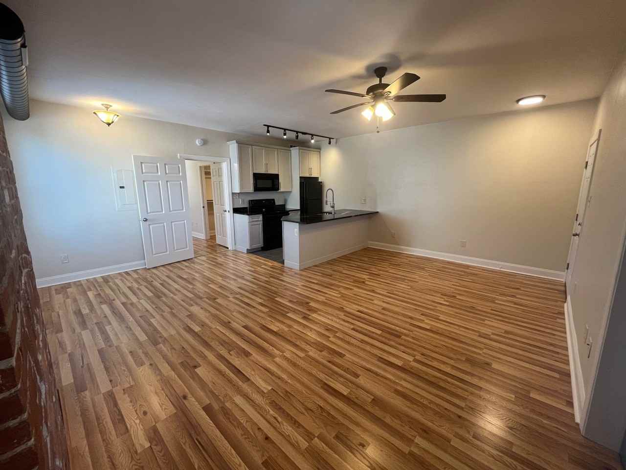 Centre 4924 - Photo 5 of 23