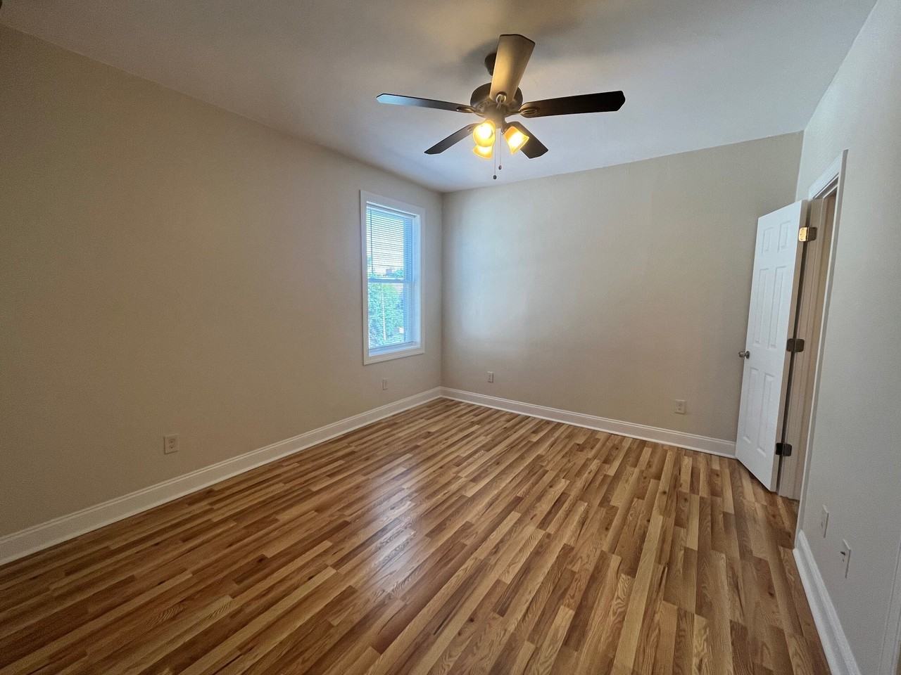 Centre 4924 - Photo 7 of 23