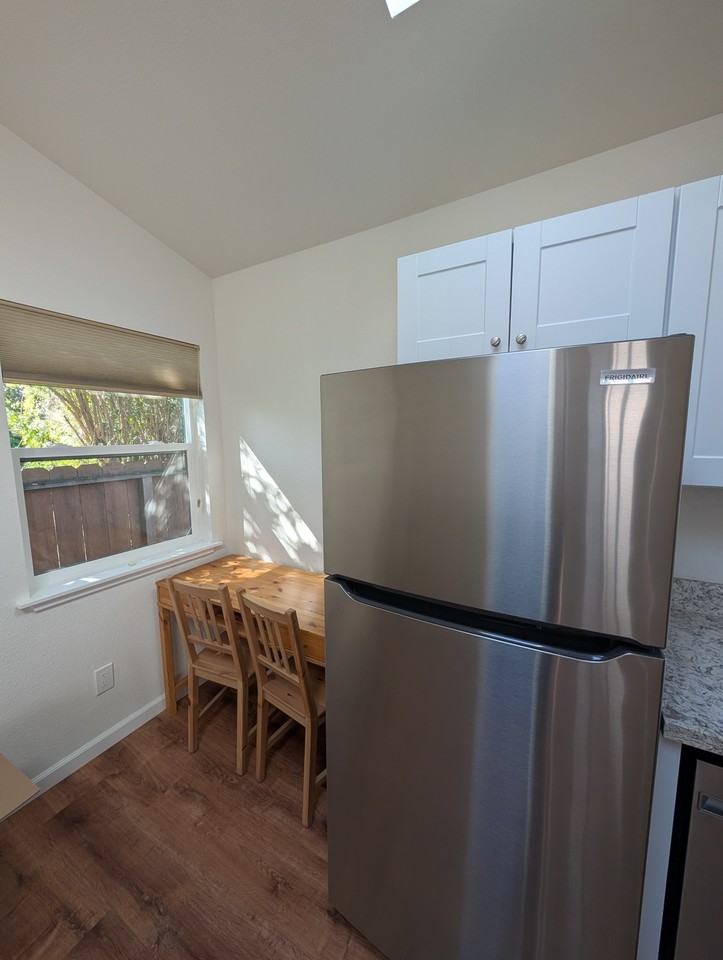 2408 Edwards Street - Photo 7 of 9