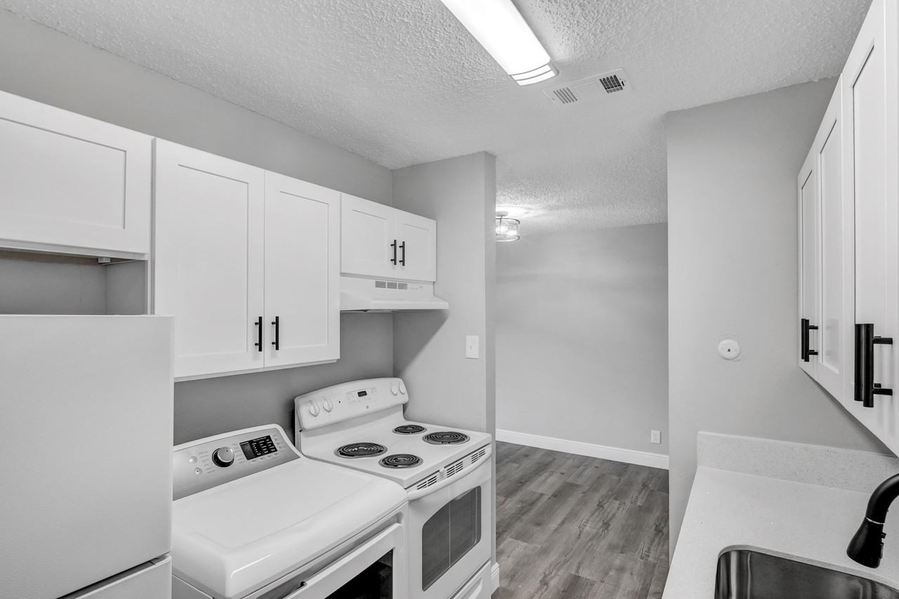 BK6 1890 Mcfaddin Avenue - Photo 2 of 4