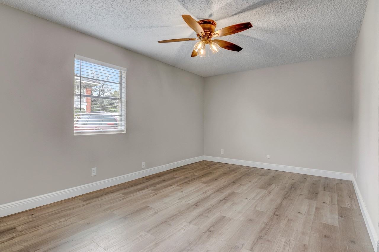 BK6 1890 Mcfaddin Avenue - Photo 3 of 4