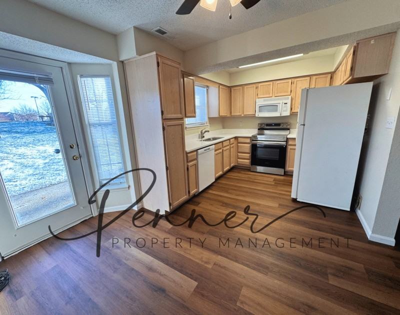 4617 Ne Whispering Winds Dr #C - Photo 4 of 10