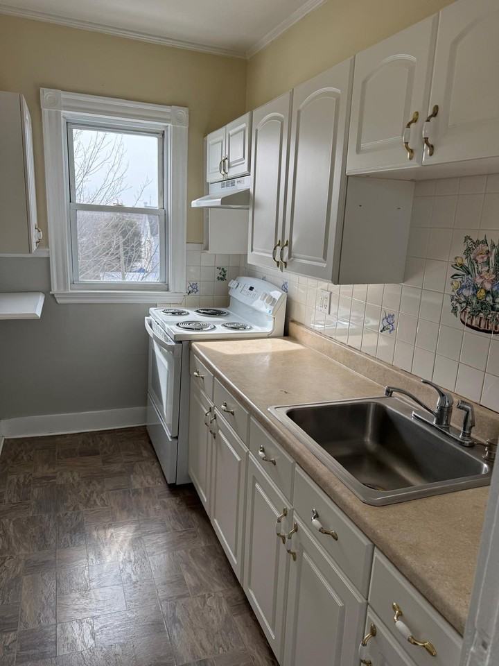 113 Bellingham Street - Photo 6 of 10