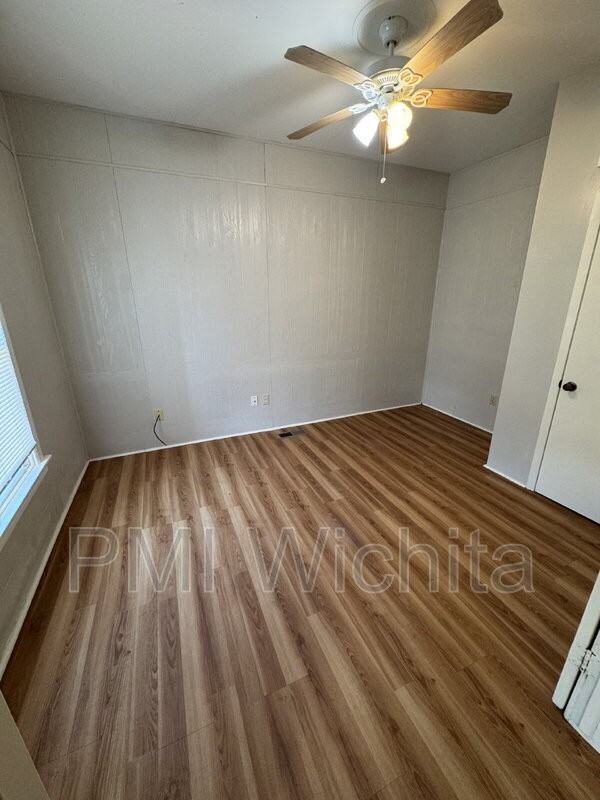 228 Sw 3rd St - Photo 5 of 14