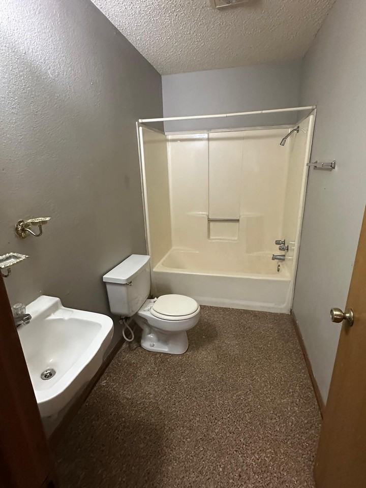 813 Weatherly Street - Photo 3 of 4