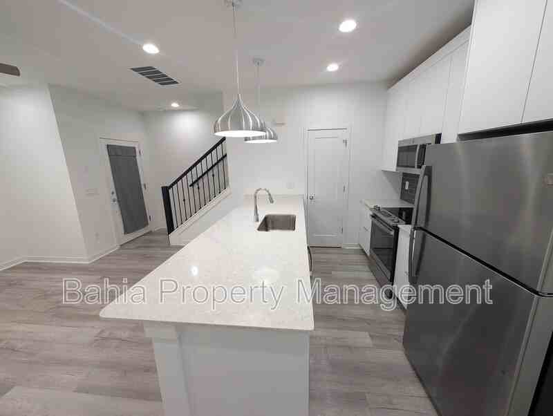 2108 E 22nd Ave #2 - Photo 7 of 19