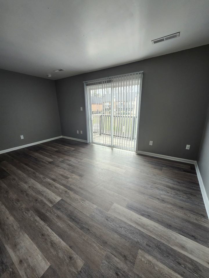 Mansard Square Drive - Photo 3 of 8