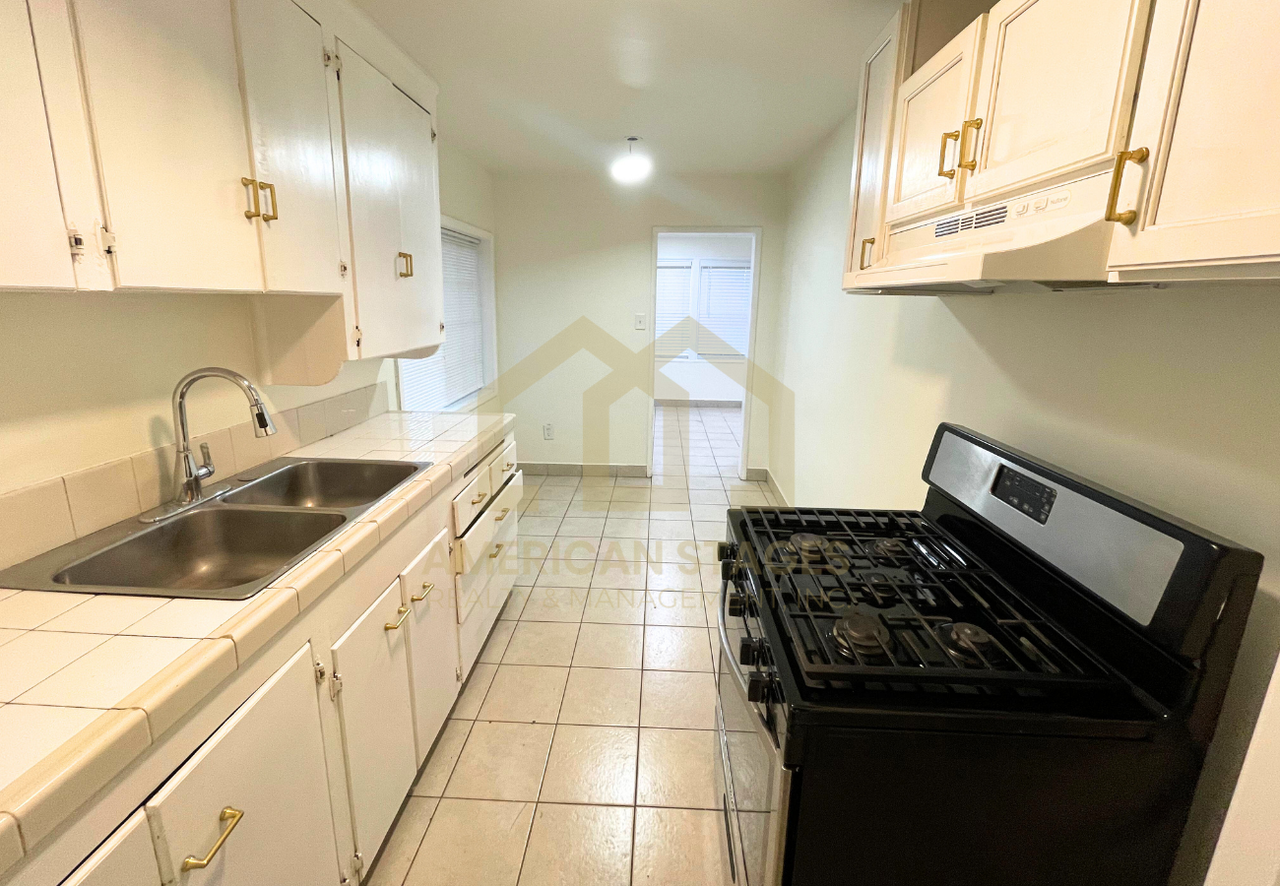 827 North O Street - Photo 6 of 14