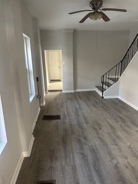 868 East Locust Avenue - Photo 7 of 11