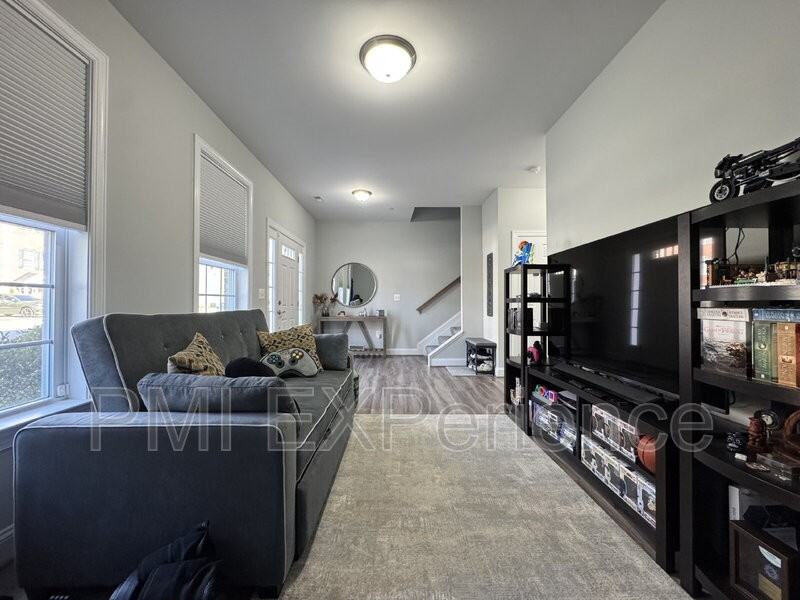 1001 Rye Dr - Photo 4 of 26