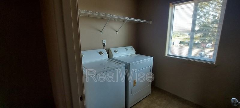 5719 Ne 135th Ave - Photo 7 of 12