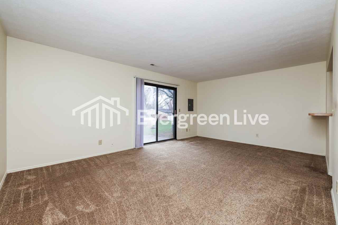 6386 Nightwind Ct - Photo 7 of 15