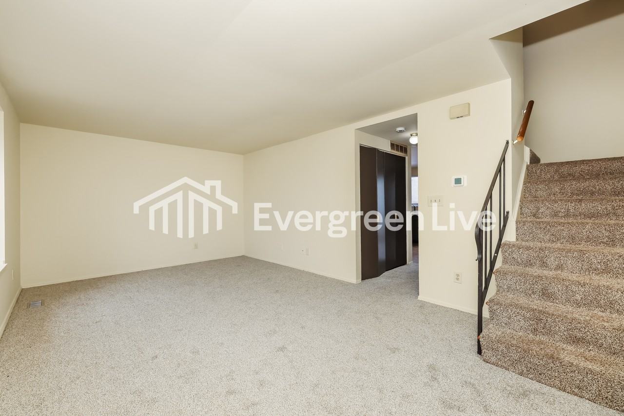 7560 Mount Hood - Photo 3 of 15