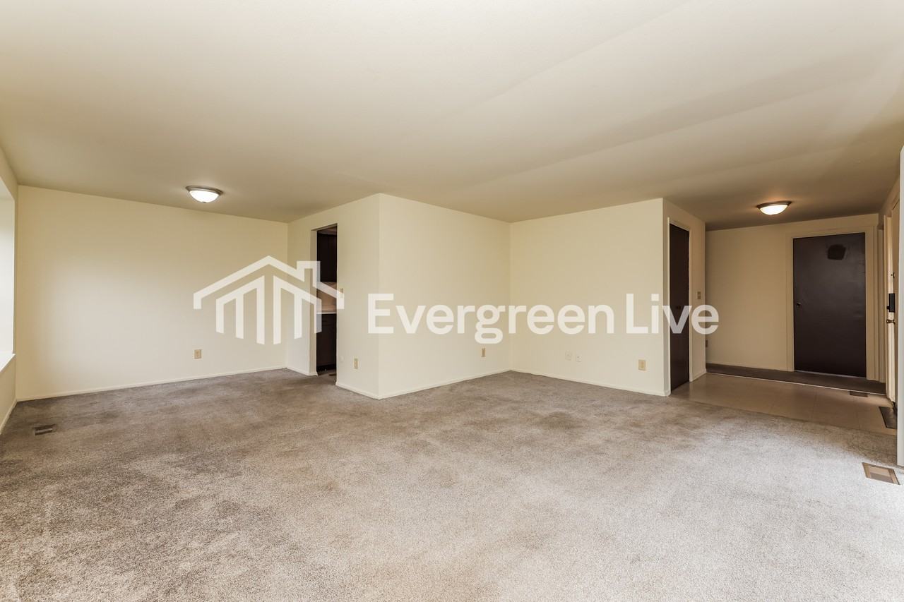 5610 Troy Villa Blvd - Photo 4 of 15