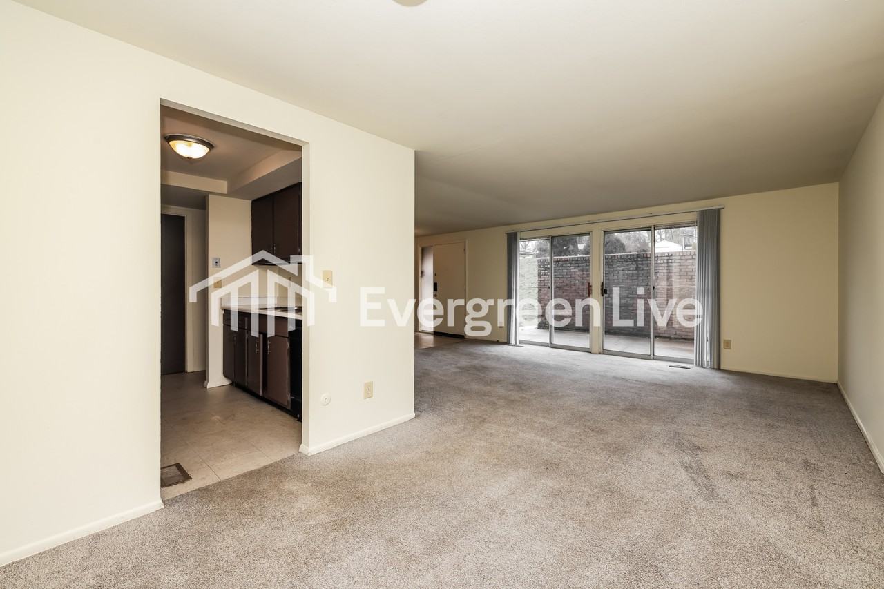 5610 Troy Villa Blvd - Photo 5 of 15