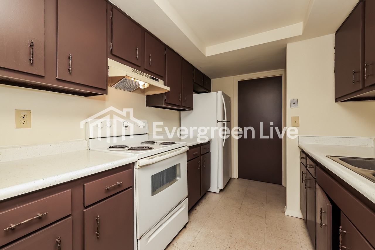 5610 Troy Villa Blvd - Photo 7 of 15