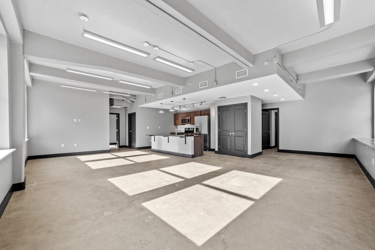 The Palace Apartments - Photo 2 of 16