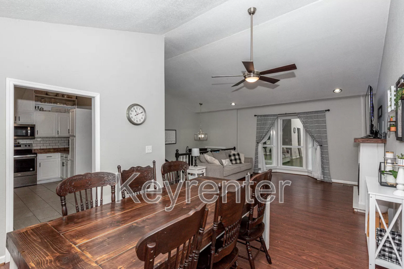 2152 Ridgecrest Dr - Photo 4 of 23