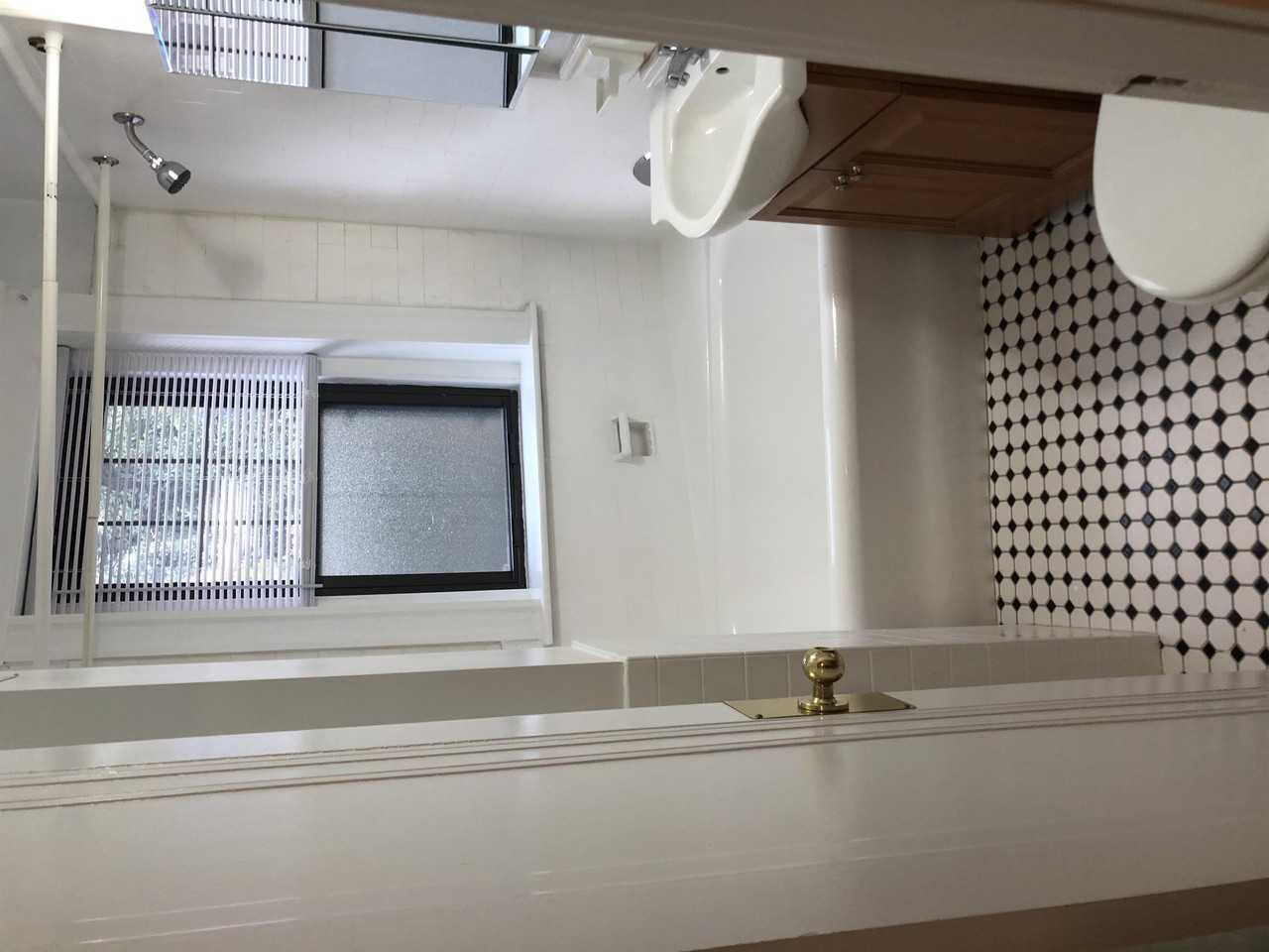 1558 Massachusetts Avenue - Photo 5 of 8