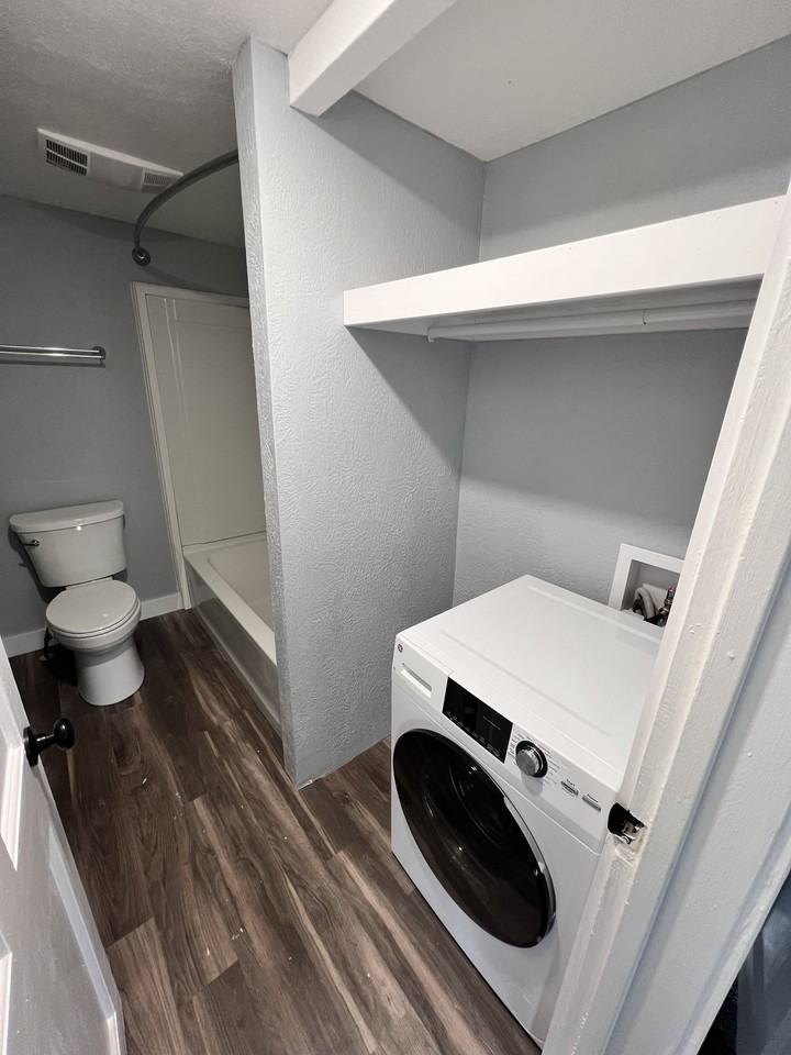 417 South Sheldon Street - Photo 3 of 21