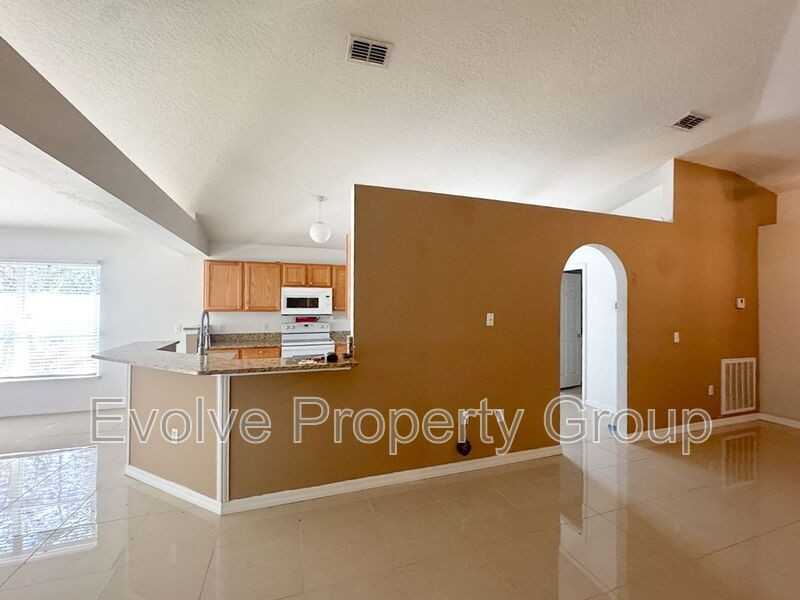 21 Llanes Pl - Photo 2 of 20