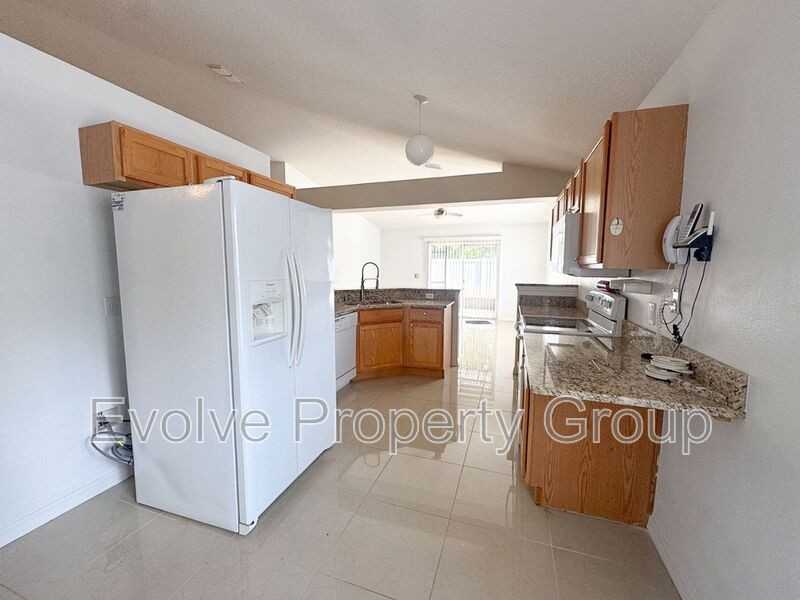 21 Llanes Pl - Photo 6 of 20