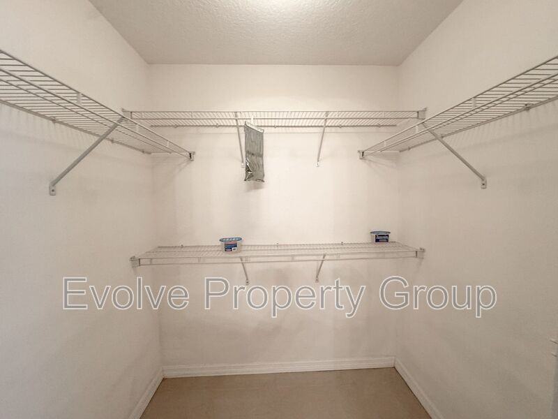 21 Llanes Pl - Photo 5 of 38