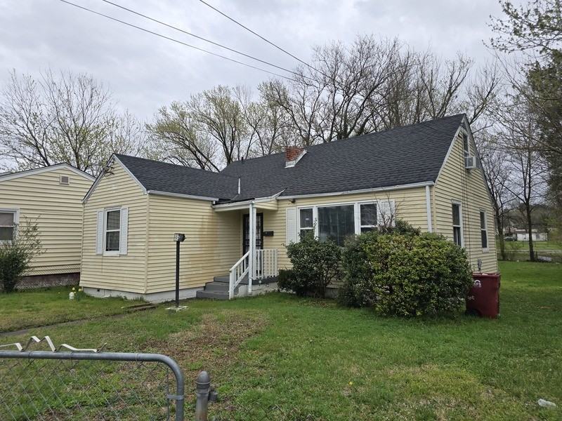 2212 Ferndale Ave - Photo 3 of 3