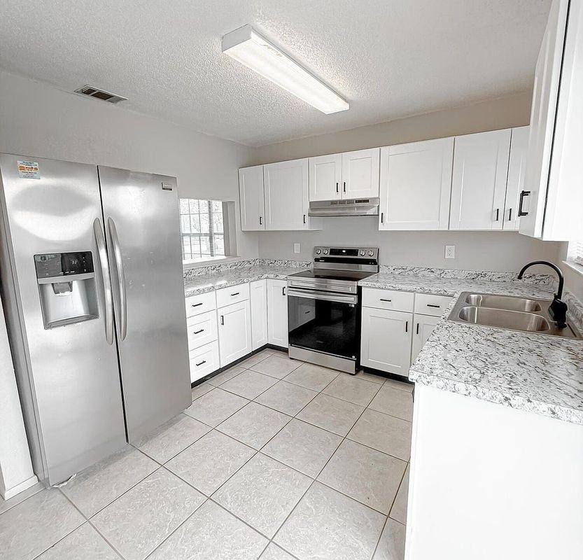 525 Sw Sara Blvd - Photo 5 of 11