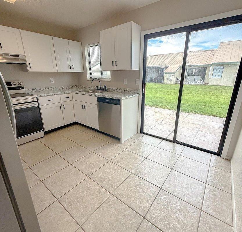 525 Sw Sara Blvd - Photo 7 of 11