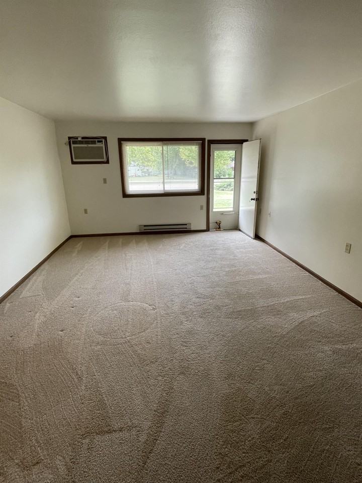 514 South Main Street - Photo 6 of 17