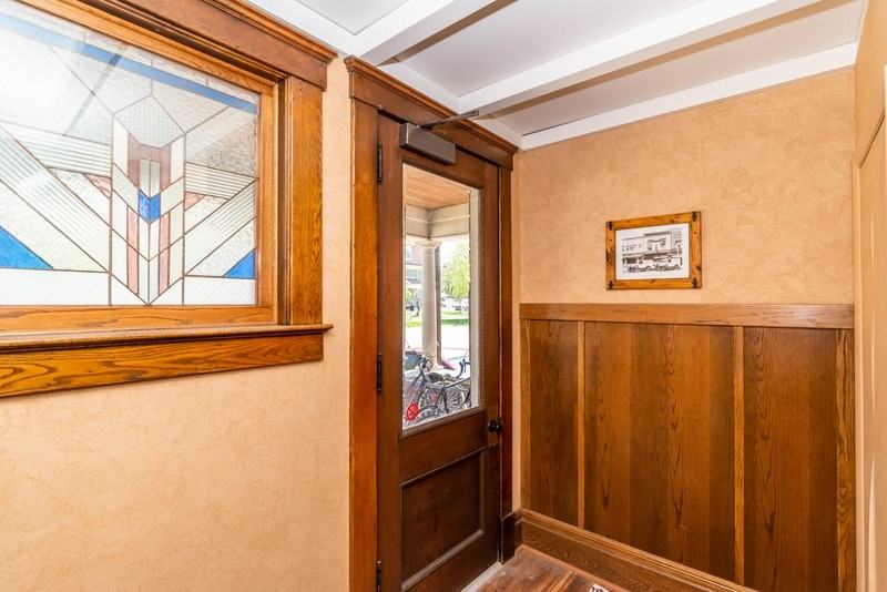 404 S 5th Ave #3 - Photo 2 of 9