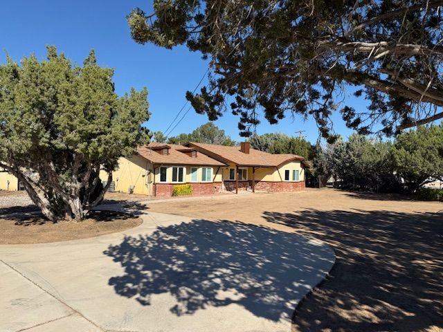 16520 Adelia St - Photo 2 of 3