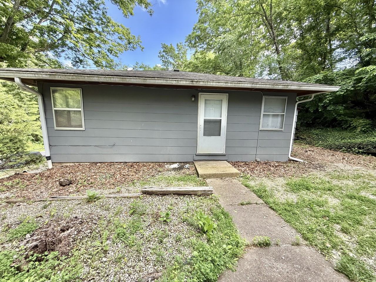 302 North Spring Street - Photo 7 of 15